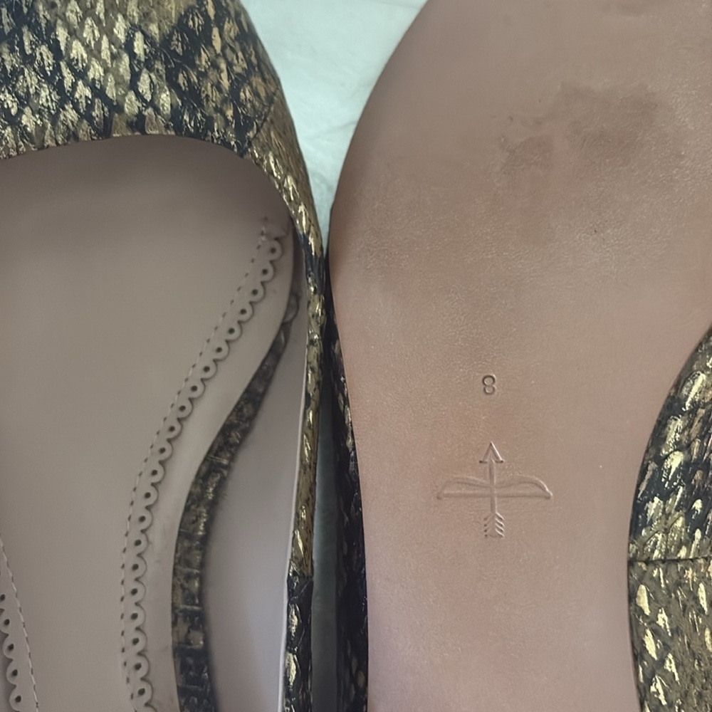 NWOT Pour La Victoire Gold Snakeskin Women's Flats, Sz 8 - Picture 9 of 12